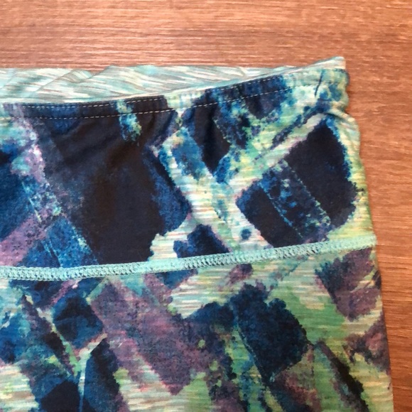 Danskin Reversible Blue Aqua Cropped Leggings size Small Medium - Picture 4 of 10